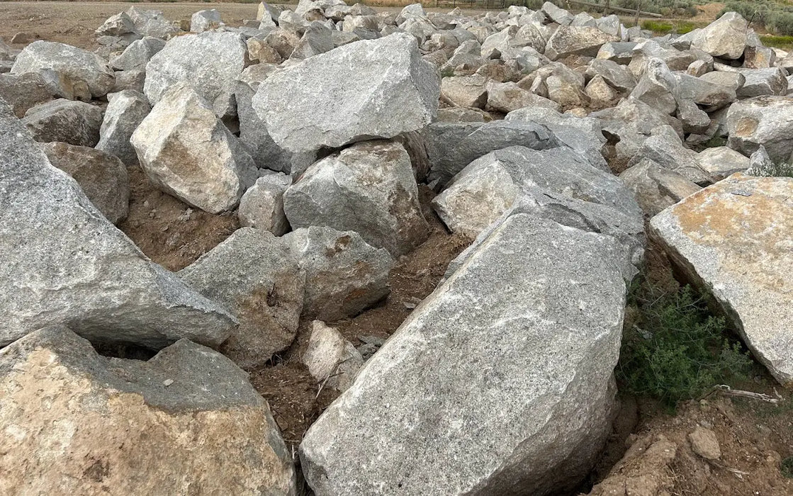 Boulders Granite Salt & Pepper at Granite Landscape Centers